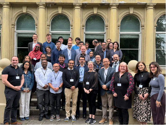 Discussing hydrogen aviation research outcomes with collaborators